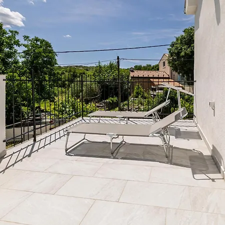 Apartman Laura-risika Risika