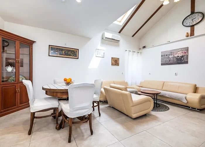 Apartman Laura-risika *